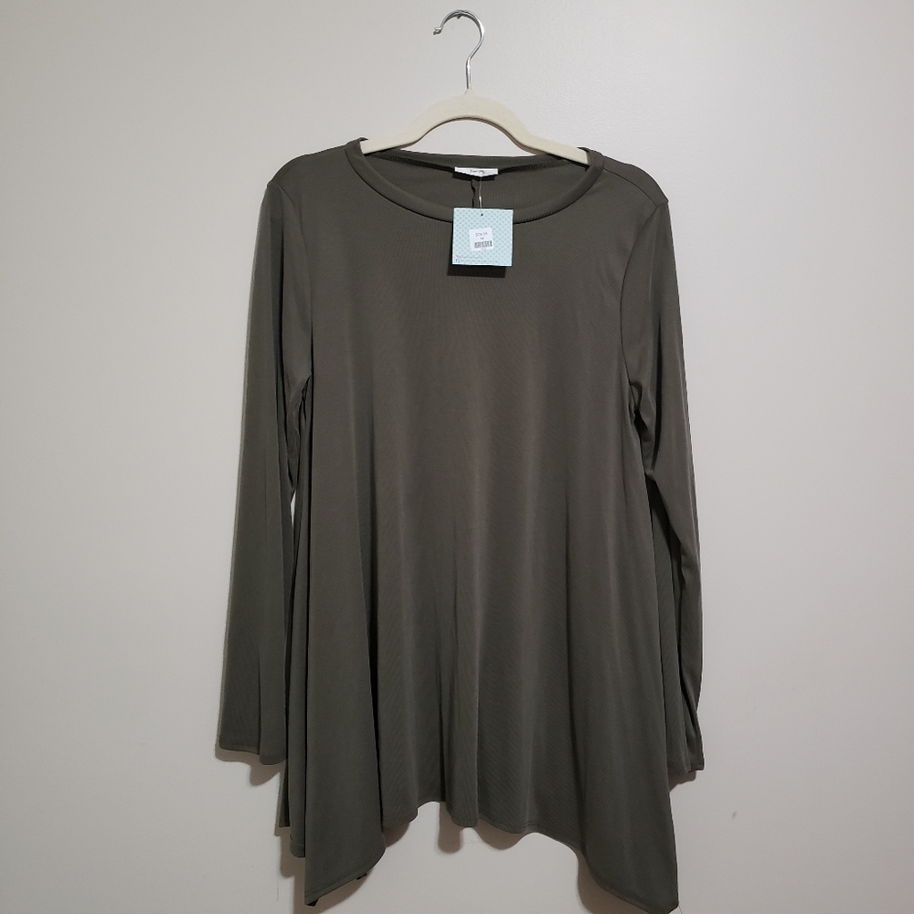 NWT Sz S Green Ribbed Material Shirt